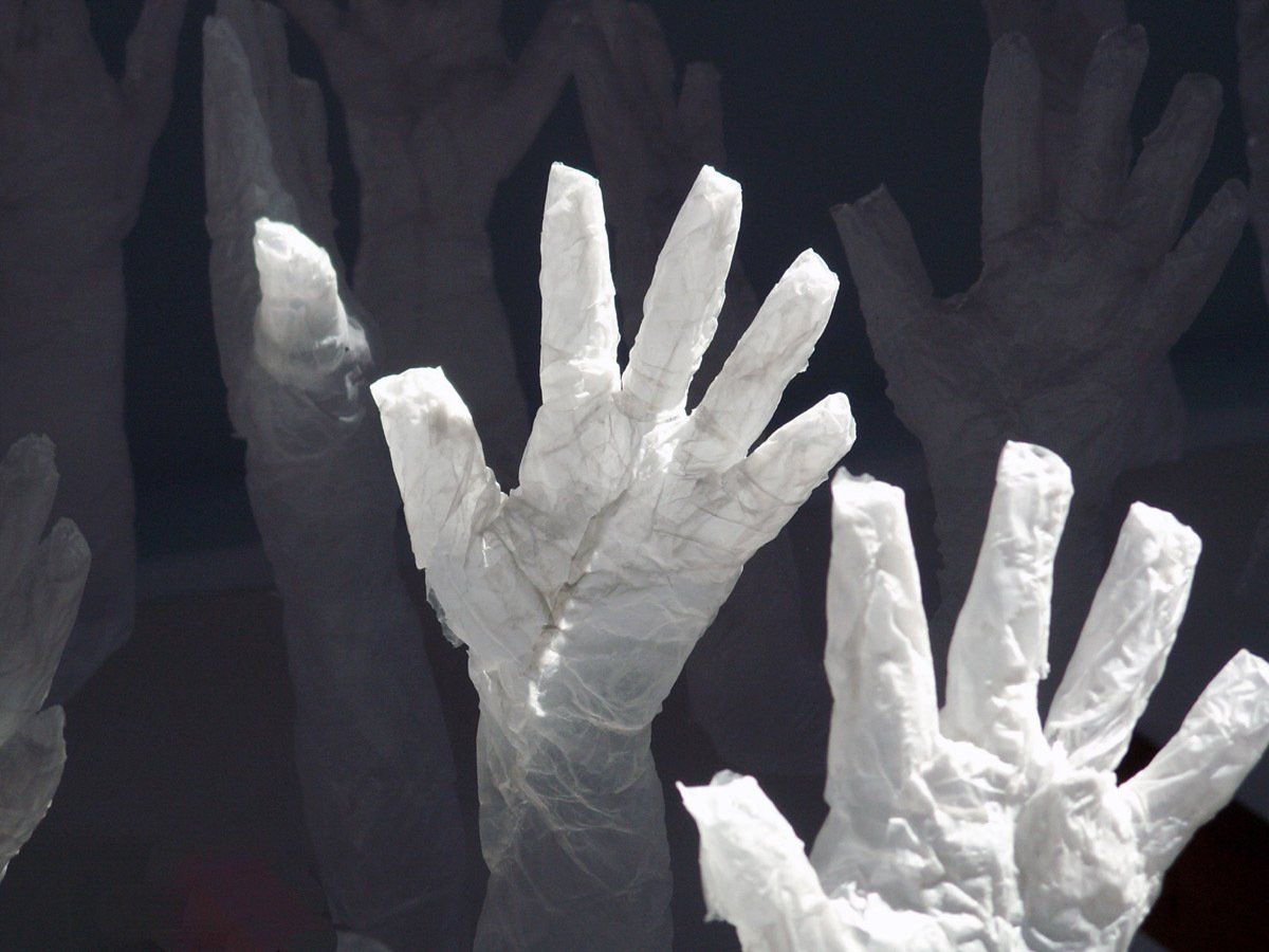 Paper.Art 8 - AUFSCHREI - Gestik-Mimik; skulpturale Paper.Art; Bildende Kunst; KUNST.HAUS am SEE; Werenzhainer Ziegelei 1; 03253 Doberlug-Kirchhain; Landkreis Elbe-Elster; Lausitz; Brandenburg; Deutschland