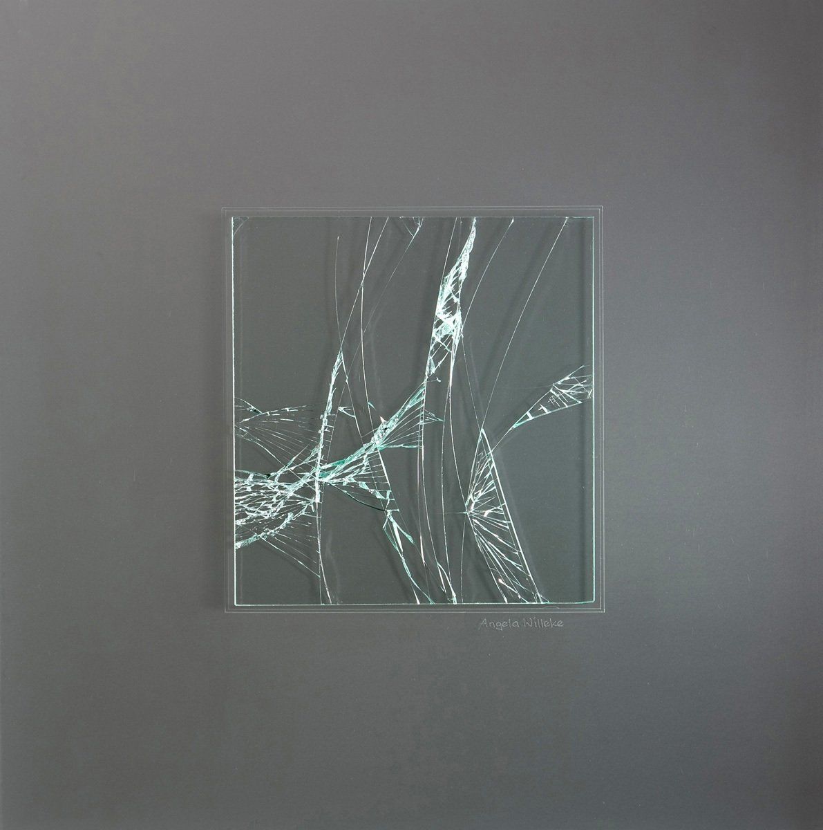 Glasbild LICHT.STRUKTUREN 1, bildhauerisch gearbeitete Licht-Strukturen, auf satinierter Trägerscheibe; Glas-Malerei; Licht-Malerei; Bildende Kunst, Zeitgenössische Glas-Kunst; KUNST.HAUS am SEE, Werenzhainer Ziegelei 1, 03253 Doberlug-Kirchhain, Landkreis Elbe-Elster, Lausitz, Brandenburg, Deutschland