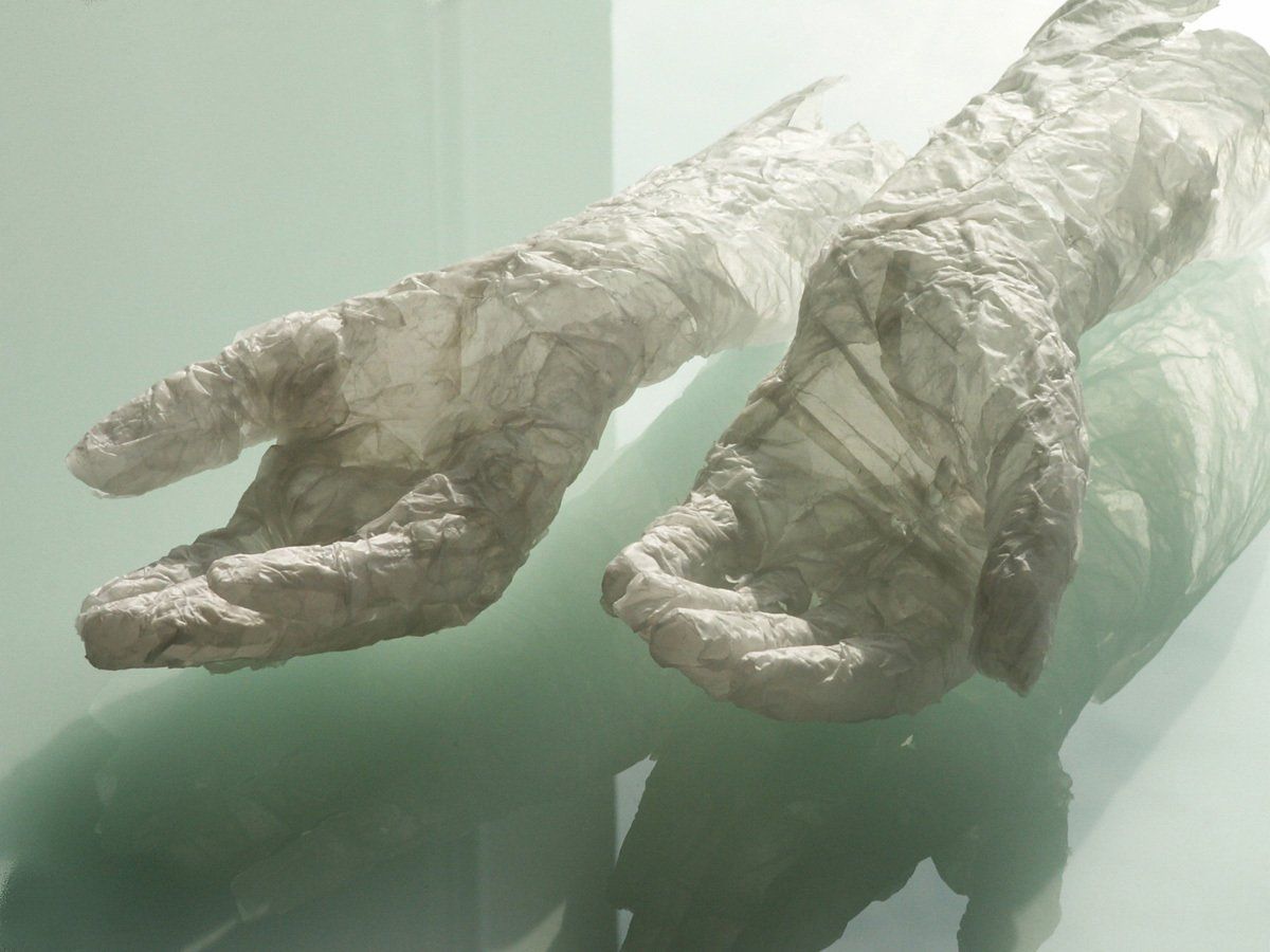 Paper.Art 10 - OFFEN UND TRANSPARENT - Gestik-Mimik; skulpturale Paper.Art; Bildende Kunst; KUNST.HAUS am SEE; Werenzhainer Ziegelei 1; 03253 Doberlug-Kirchhain; Landkreis Elbe-Elster; Lausitz; Brandenburg; Deutschland