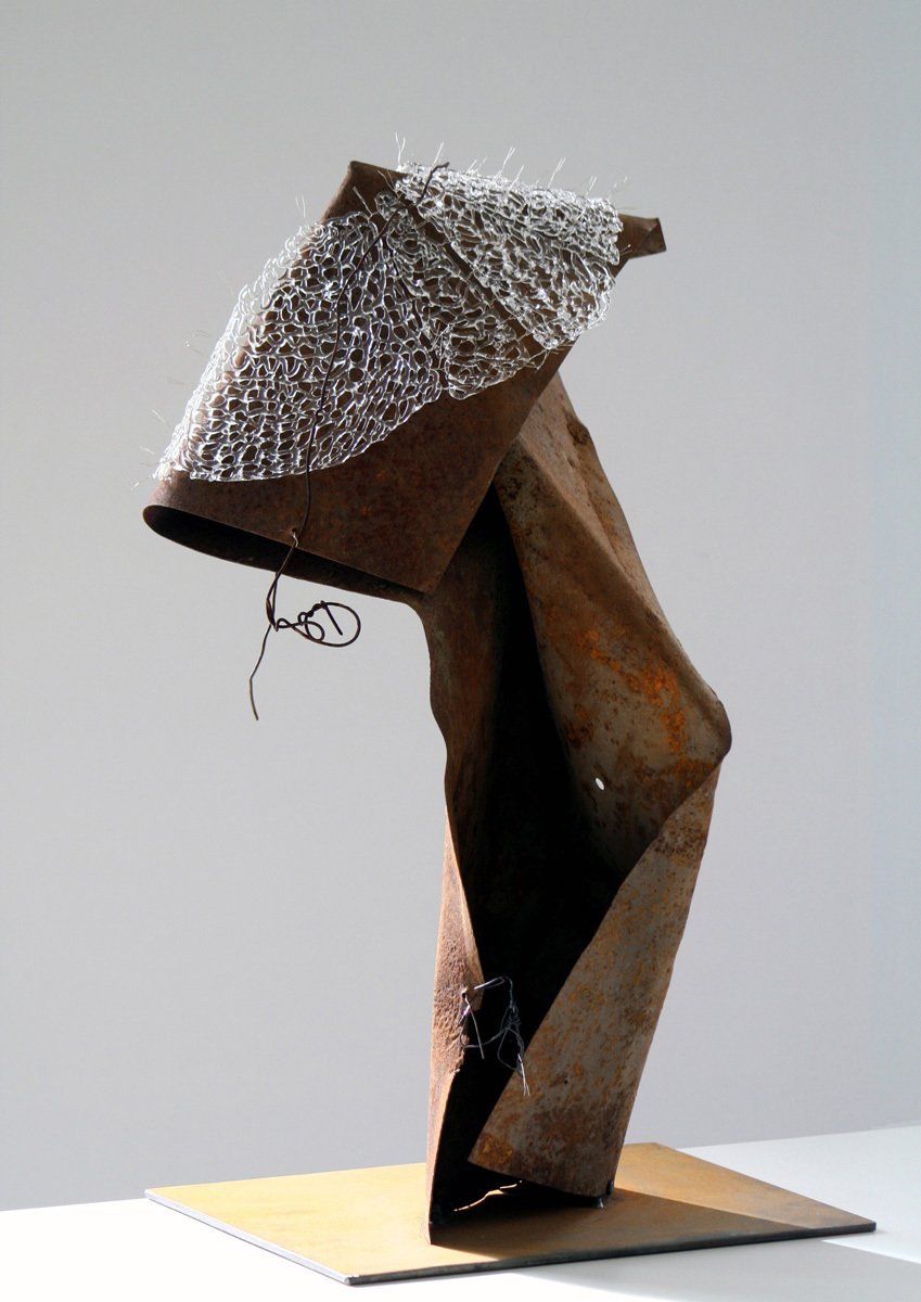 Glas-Skulptur HÄKELKRAGEN, frei in der Flamme gearbeitetes Glas, Eisenfaltung durch Bergbaubagger; Licht-Malerei; Zeitgenössische Glas-Kunst; Bildende Kunst; KUNST.HAUS am SEE; Werenzhainer Ziegele 1; 03253 Doberlug-Kirchhain; Landkreis Elbe-Elster; Lausitz; Brandenburg; Deutschland