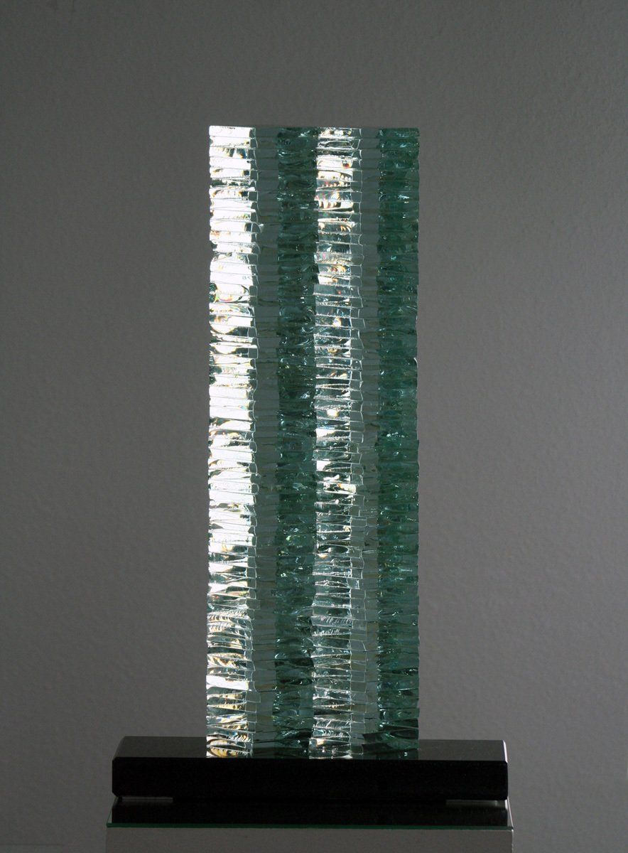 Glas-Skulptur METAMORPHOSE, von Hand gebrochen, Diamant-Handschliff; Licht-Malerei, Zeitgenössische Glas-Kunst, Bildende Kunst; KUNST.HAUS am SEE, Werenzhainer Ziegele 1, 03253 Doberlug-Kirchhain, Landkreis Elbe-Elster, Lausitz, Brandenburg, Deutschland
