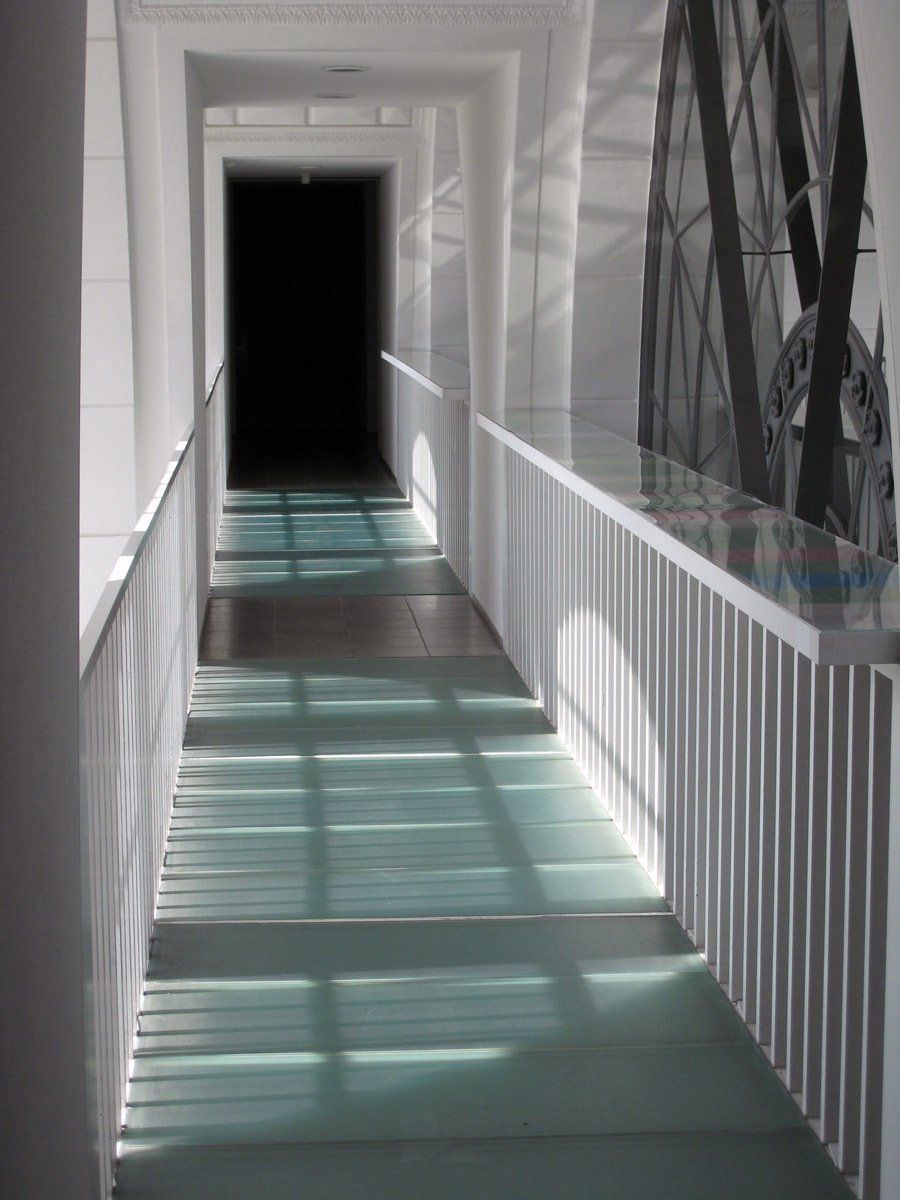 Architektur-Fotografie 4 - BERLIN; Bildende Kunst; Zeitgenössische Fotografie; KUNST.HAUS am SEE; Werenzhainer Ziegelei 1; 03253 Doberlug-Kirchhain; Landkreis Elbe-Elster; Lausitz; Brandenburg; Deutschland