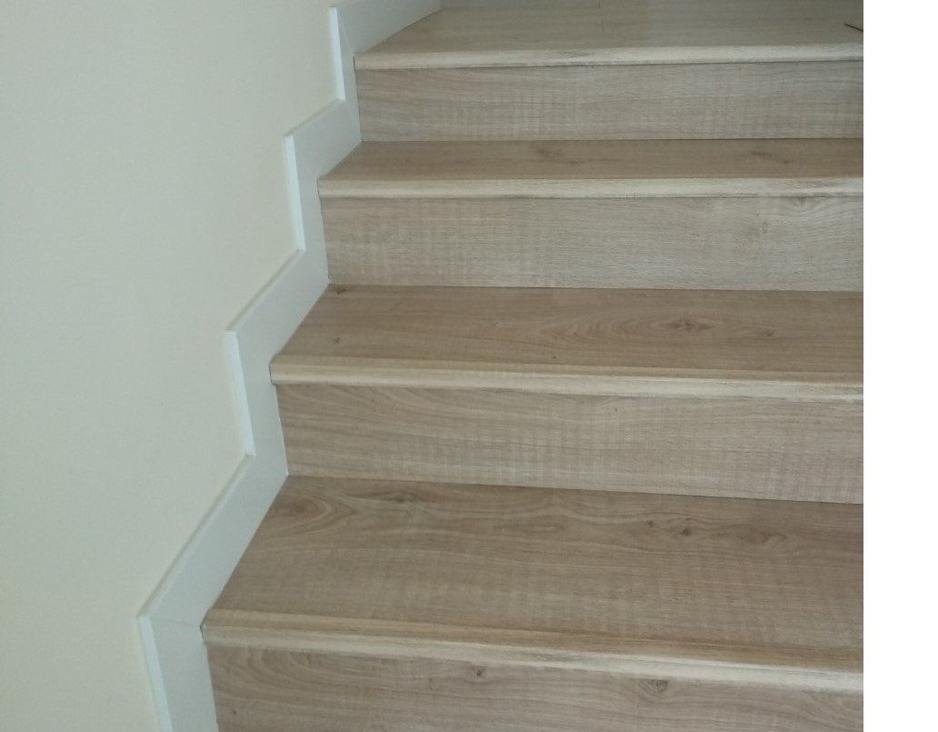 Reformas integrales Madrid Carpintería escaleras madera