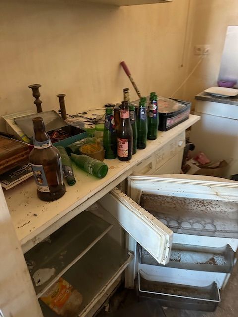 Appartement encombré de déchets