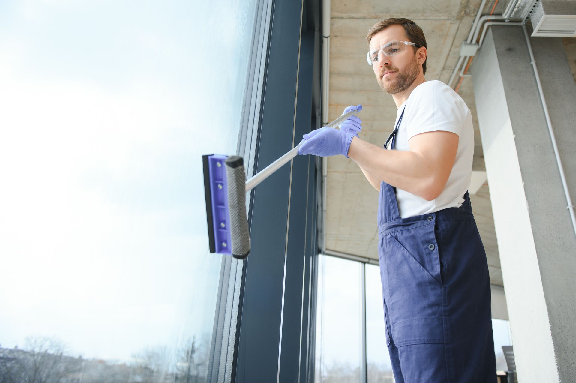 Nettoyage-de-vitres-Nîmes