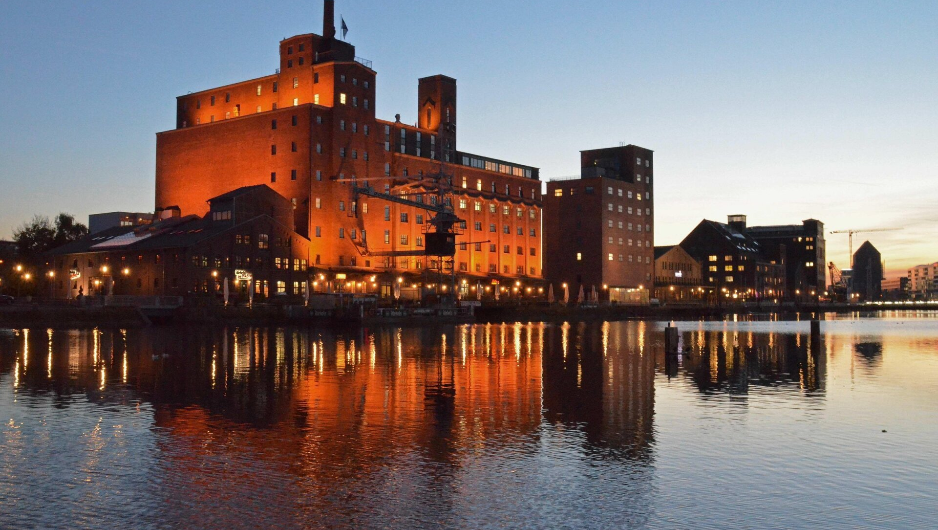 Voll ausgestattete 1-Zimmer Wohnungen und WGs am Duisburger Hafen