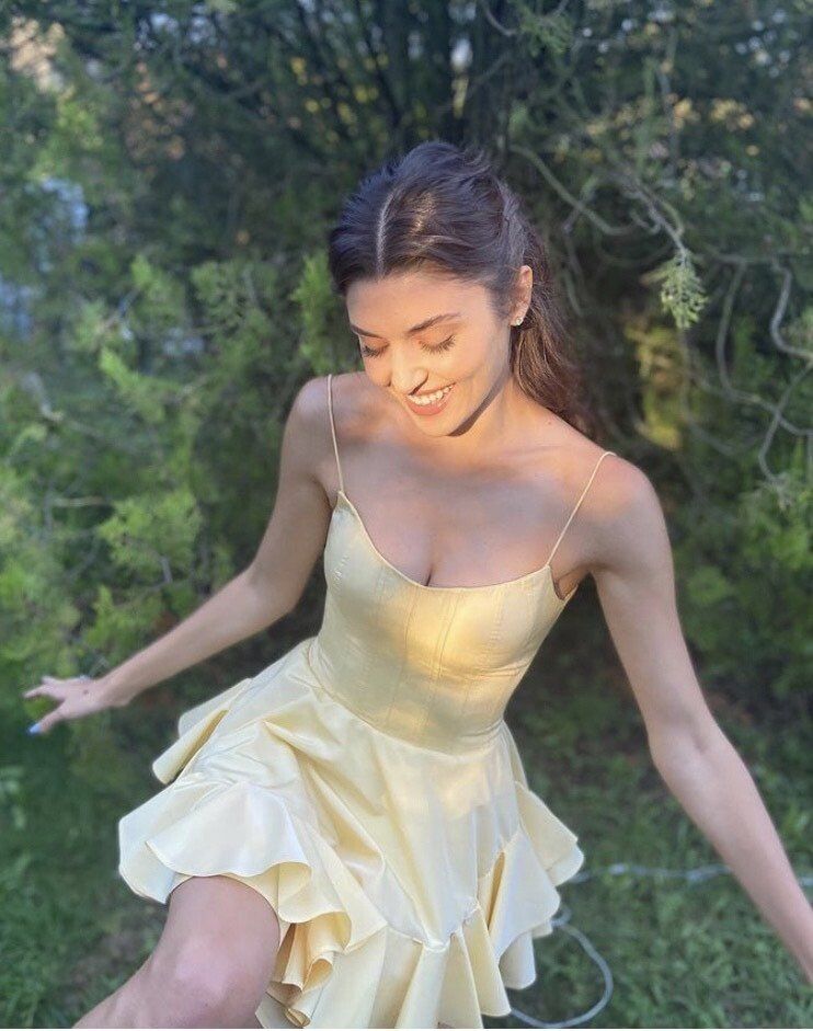 Instagram @handemiyy