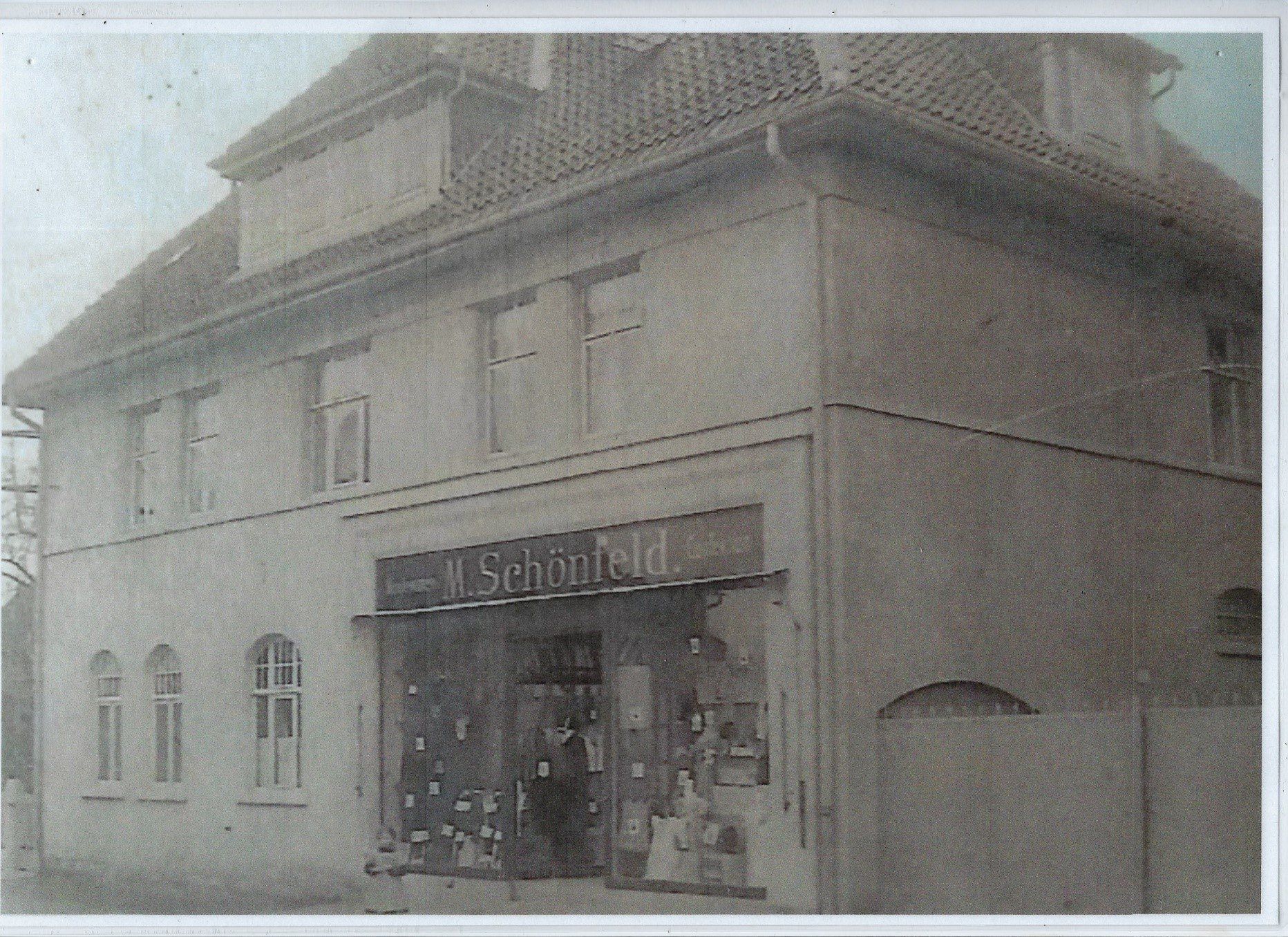 Ladengeschäft der Familie Schönfeld - Hauptstraße 69, Nordstemmen