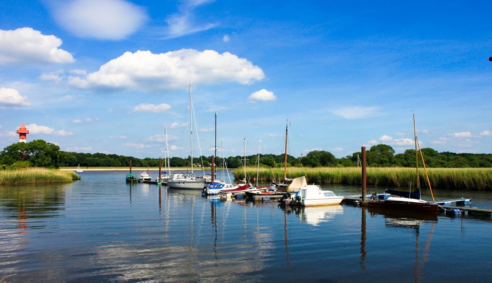 Hafen mit Hafeneinfahrt
