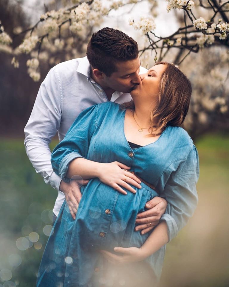 Babybauch Kirschblüten