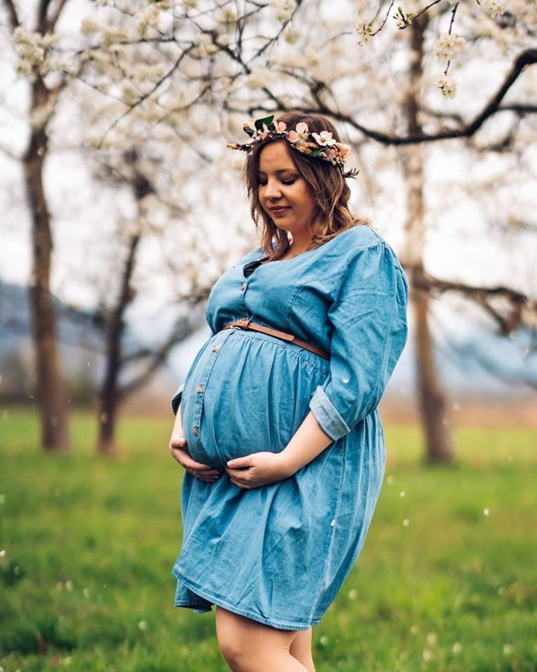 Babybauch Kirschblüten