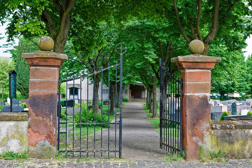 Friedhof Göcklingen Friedhofsportal