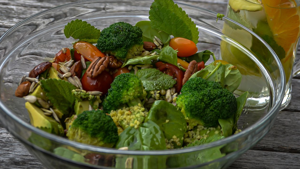 Gesund abnehmen ist kein Geheimins. Sicher Dir einen gesunden Ernährungsplan ohne Verzicht.