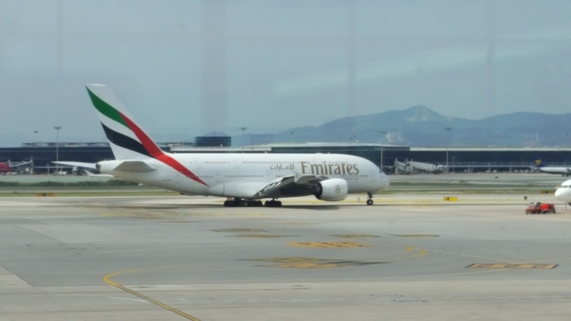 Barcelona, San Sebastian, Irun, Lama, Camino, Etappen, Bilbao, Santander, Oviedo, Santiago, Schwebebrücke, Portomarin, Strand, Tintenfisch, Kloster, Eukalyptuswald,  Katzen, Steine, Ribadeo, Playa de las Cathedrales,  Kathedrale