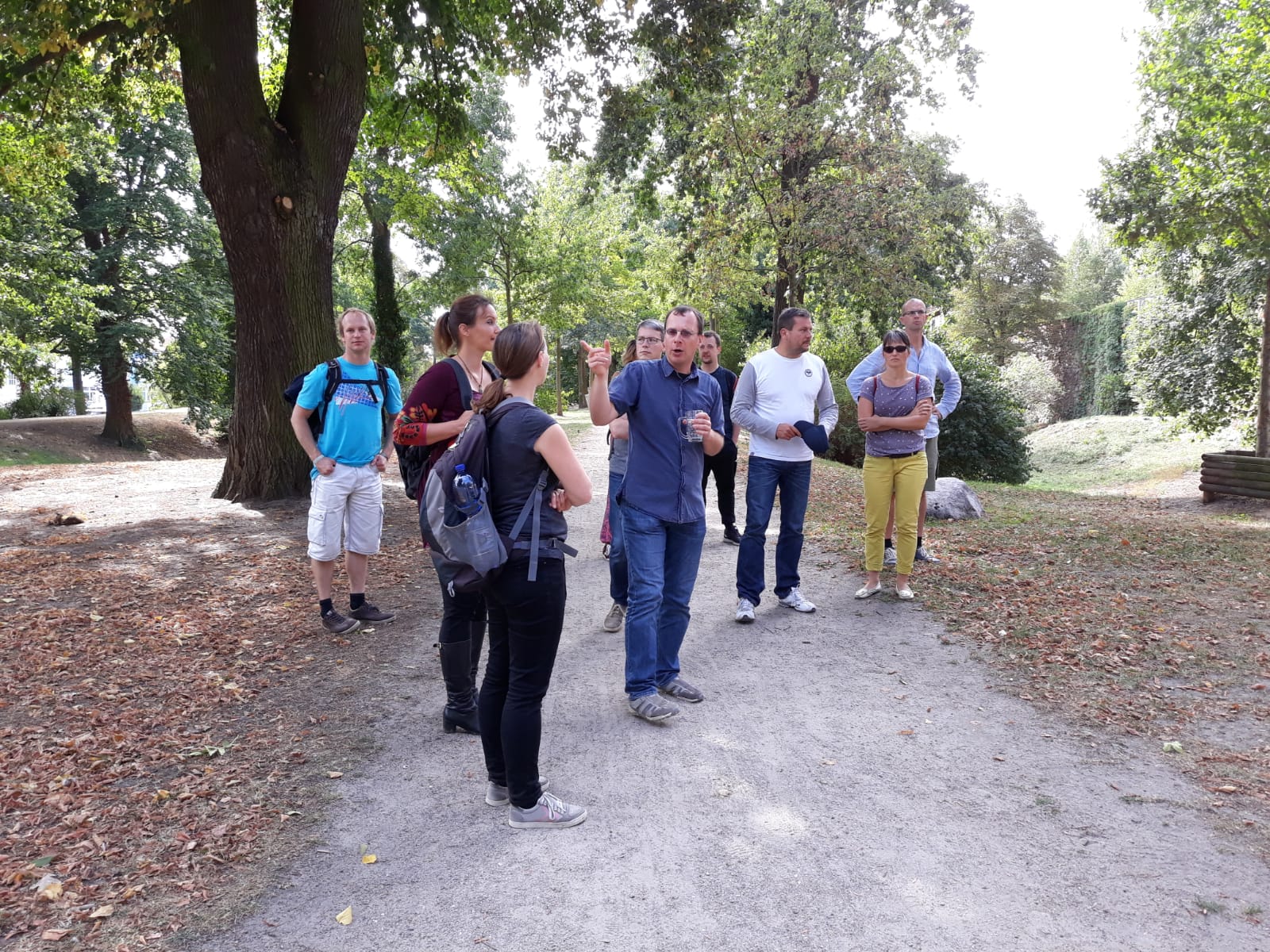 Freunde, Radtour, Tollensesee, 4 Tore, Likörverkostung, Whiskyverkostung, Yachthafen, Fährschiff,  Radtour, Promenade, Grillplatz, Innenstadt, Markt