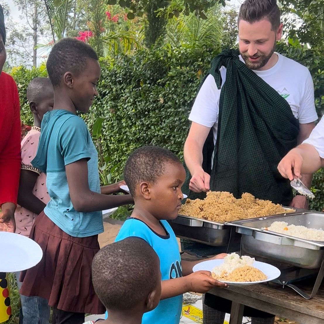 Kinder Essensausgabe