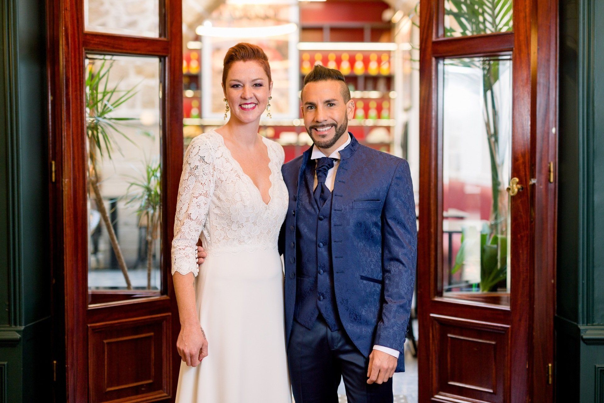 Couple de mariés le jour de leur mariage