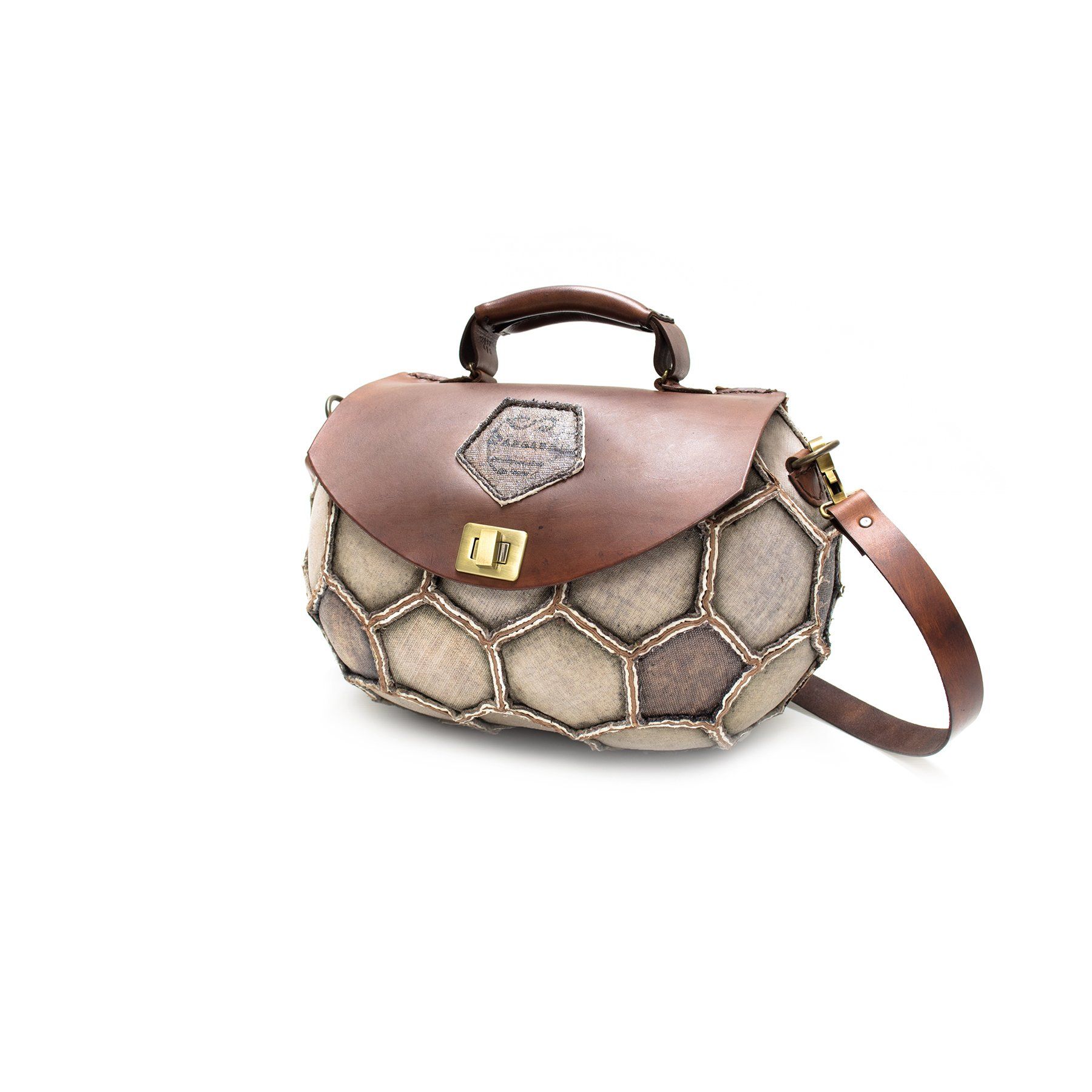 pangaea modello europa borsa bauletto riciclo pallone calcio in pelle e cuoio marrone moda etica