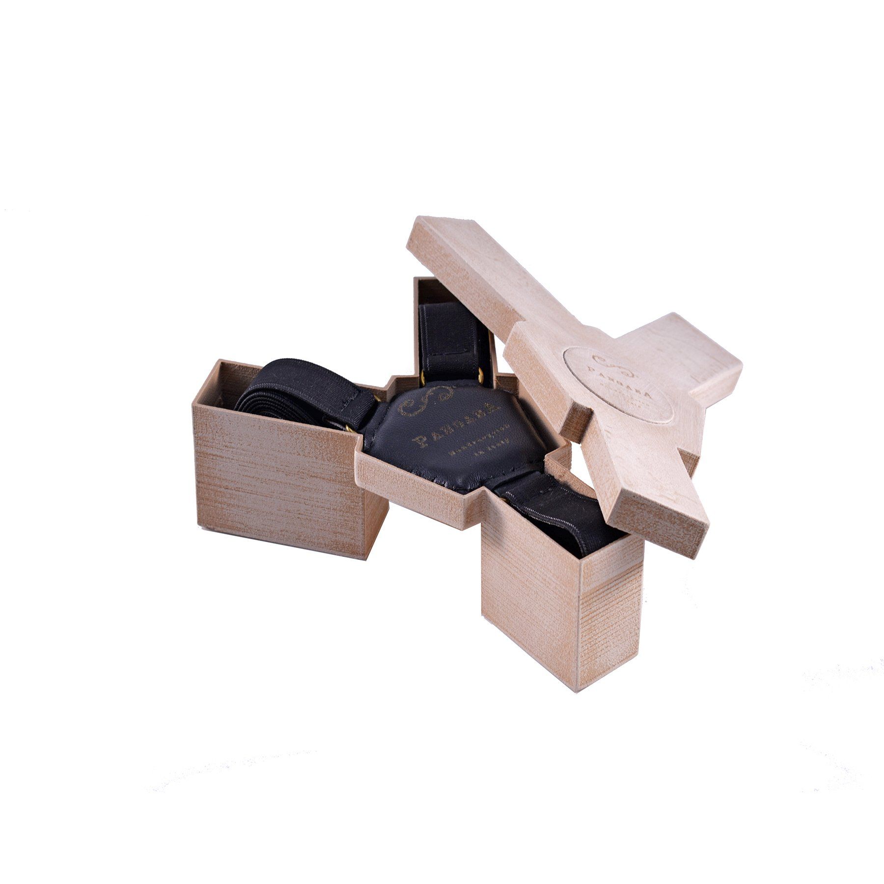 pangaea bretelle tiracche in pelle nera materiale riciclato scatola pla legno