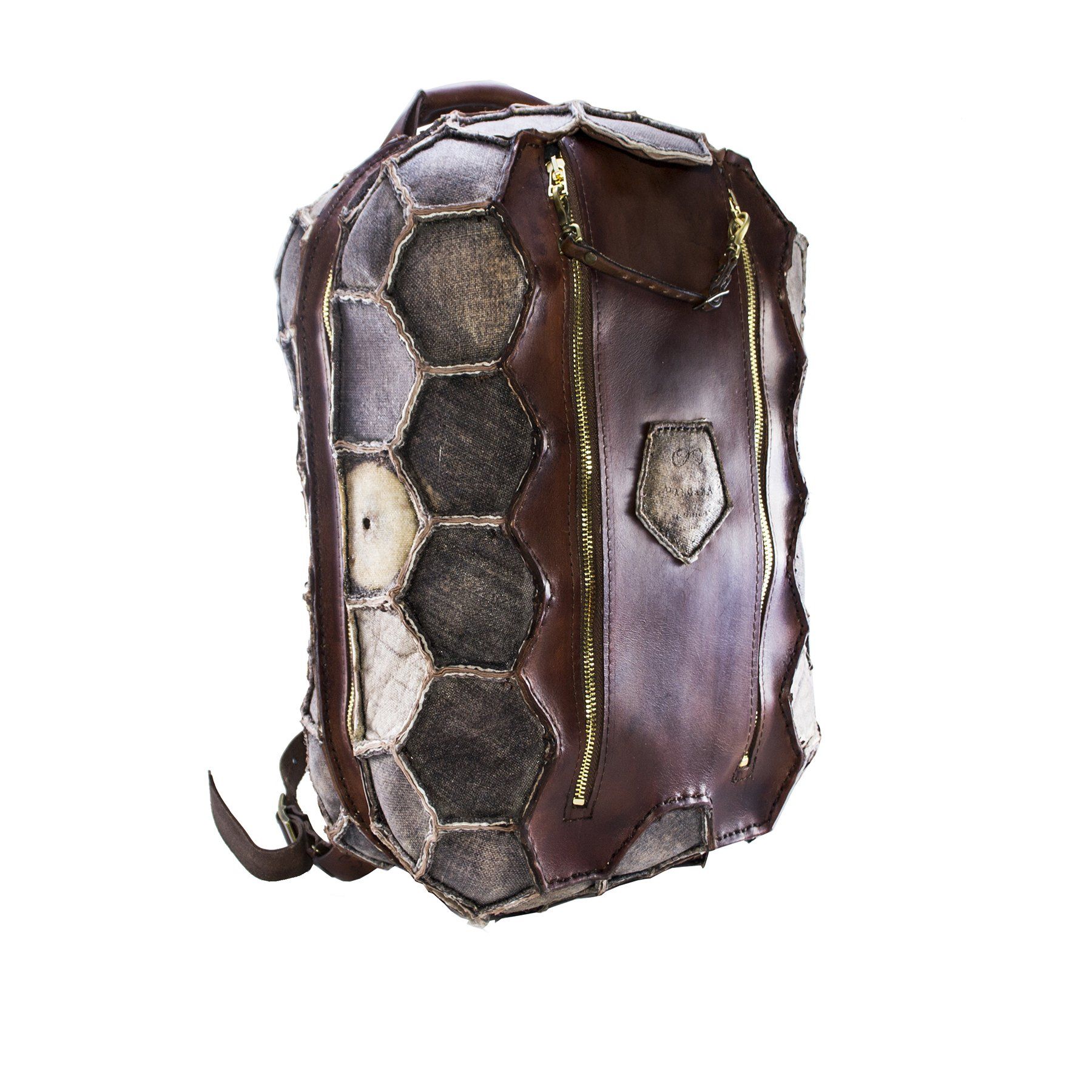 pangaea zaino dal riciclo del pallone da calcio in pelle e cuoio marrone fatto a mano per viaggio prospettiva