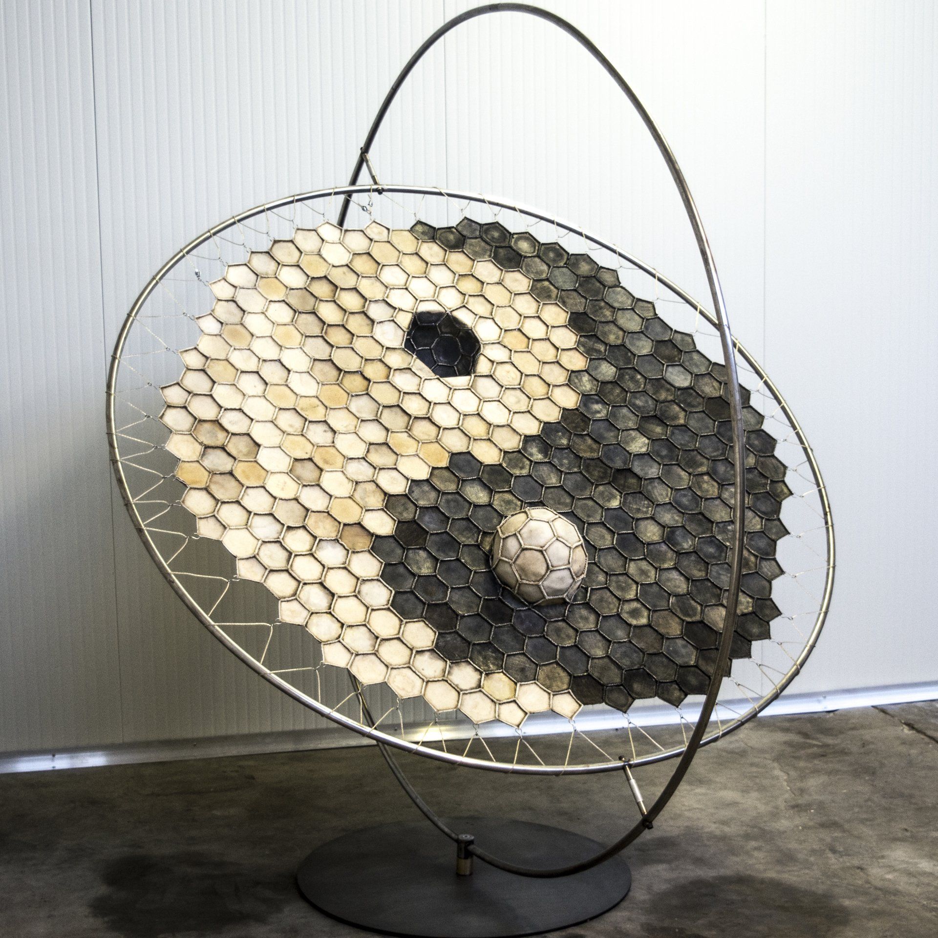 arte, reuse, riciclo, tao, terra, ecosostenibile, global warming, pittura, acrilico, arte moderna, galleria d'arte, artista, riscaldamento globale, esistenza, terra, buco nero,