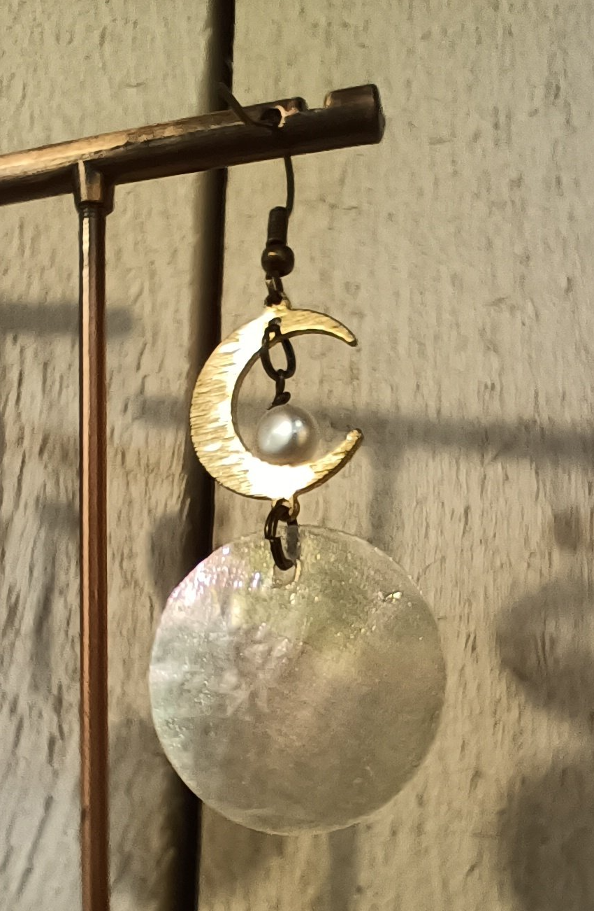 laiton nacre et perle d'eau douce boucles d'oreille créateur laiton