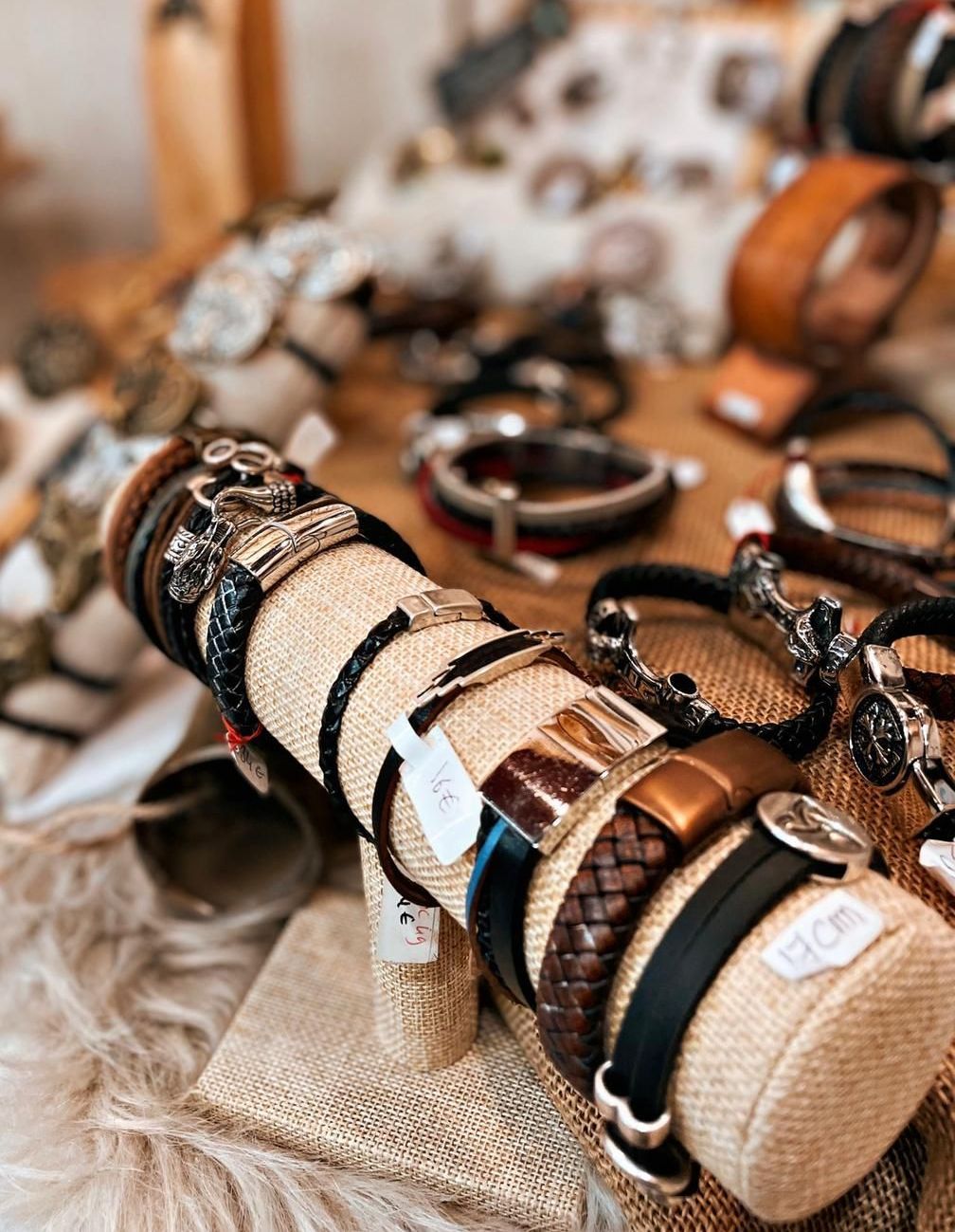 Pièces uniques cuir Bracelets mixtes cuir
