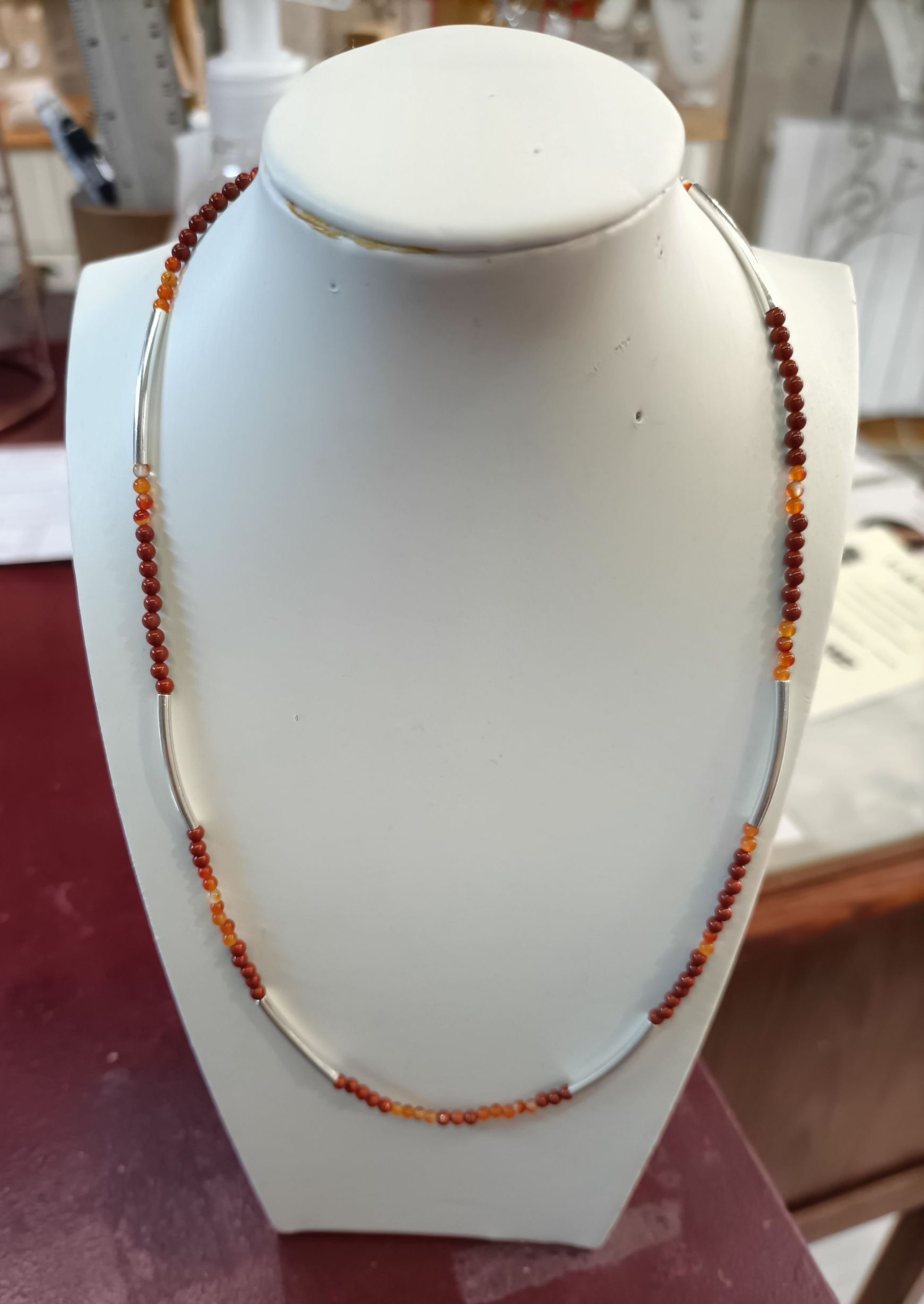 collier cours 42 cm collier artisanal cornaline, jaspe rouge et argent 925/1000