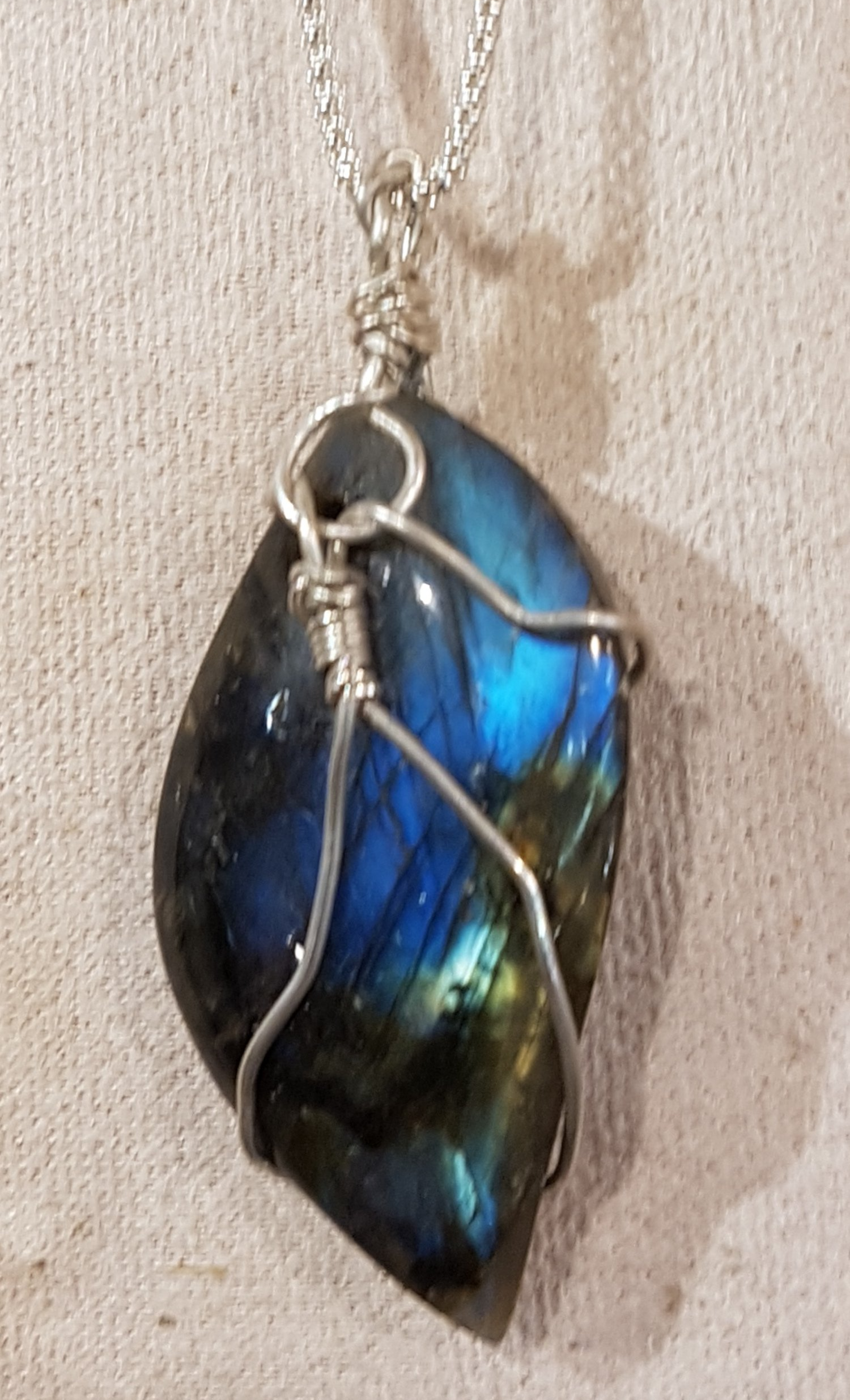 pièce unique 44 € Pendentif labradorite et argent massif