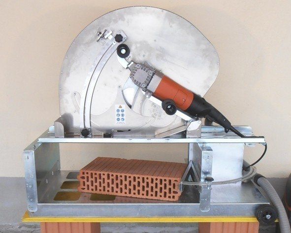 Kalksandstein sägen, Kalksandstein schneiden, Steintrennmaschine, Blocksteinsäge, Trockenschnitt, trocken sägen, Steinsäge, Kalksandstein mauern