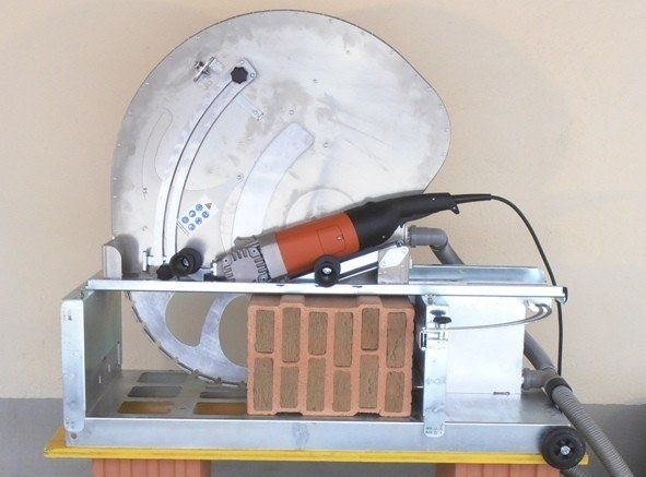 Ziegel sägen, Ziegel schneiden, Steintrennmaschine, Blocksteinsäge, Trockenschnitt, trocken sägen, Steinsäge, Ziegel mauern, Ziegelsäge, Tischsäge