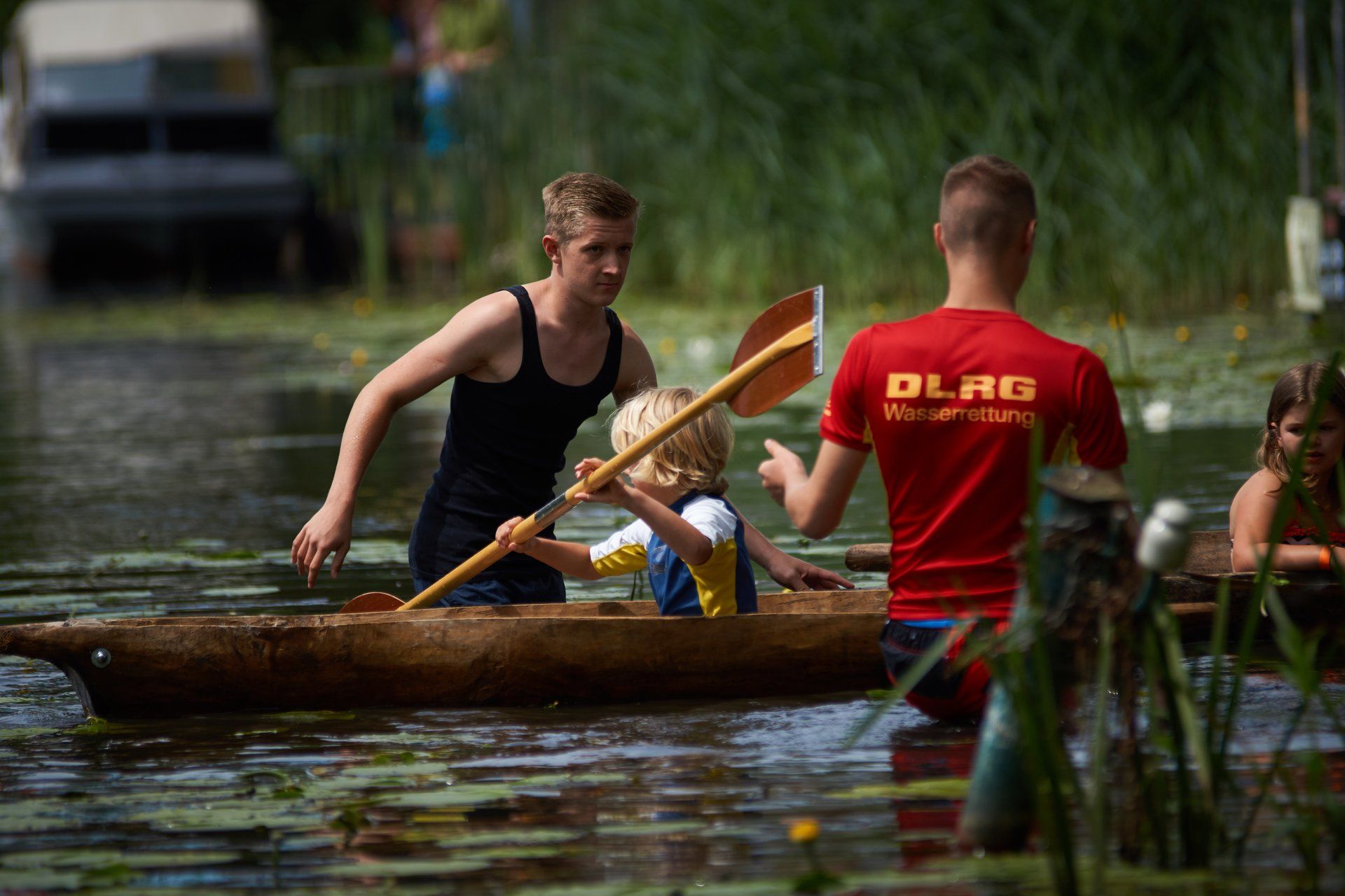 1 Paddler startet, die DLRG sichert ab
