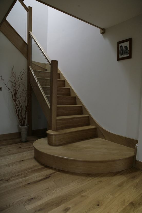 Oak staircase with glass balustrade