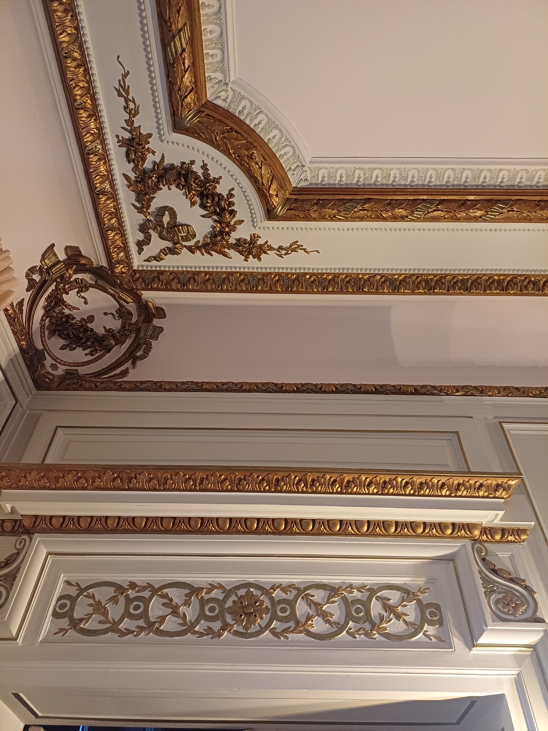 décoration en or riche Paris