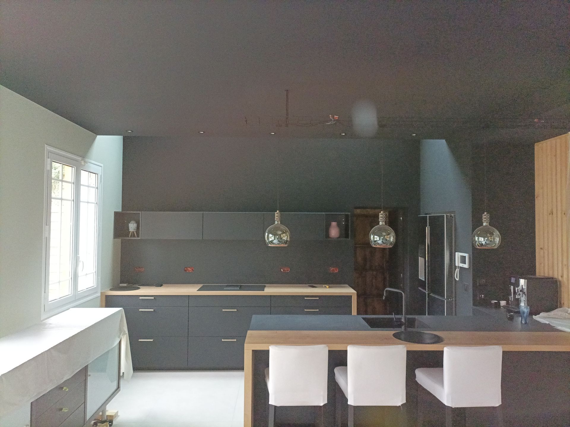 cuisine peinte en noir