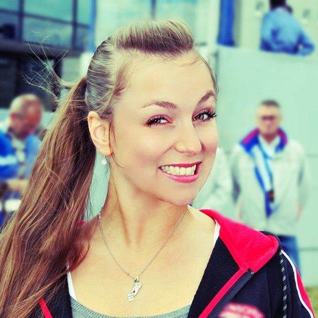 Sabine Weinmann, Inhaberin / CEO Sabine Weinmann, Inhaberin / CEO BRAVURSTÜCK