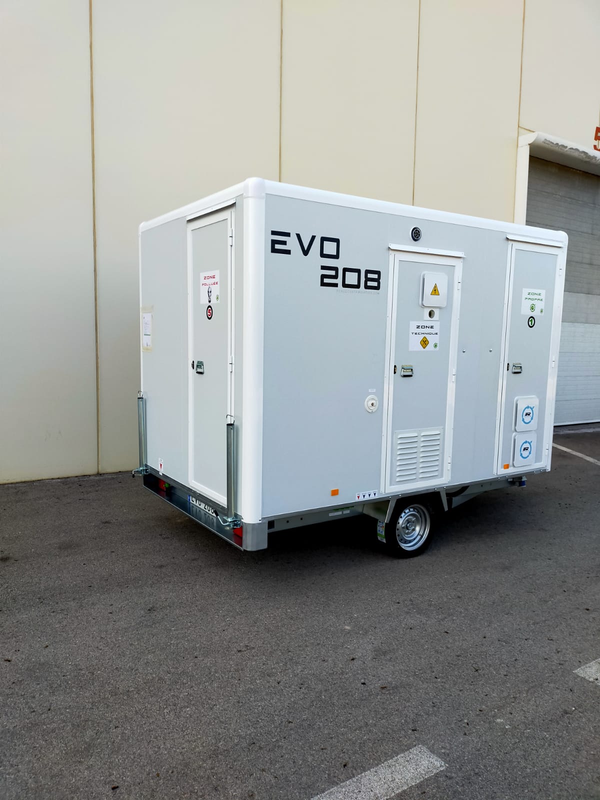 unité mobile de décontamination pour l'amiante et le plomb