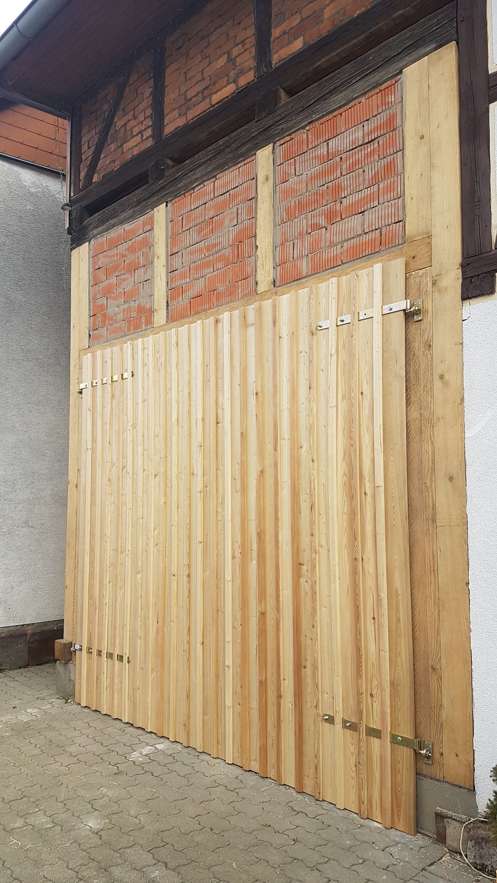 Bau von Scheunentoren, Garagentoren ...