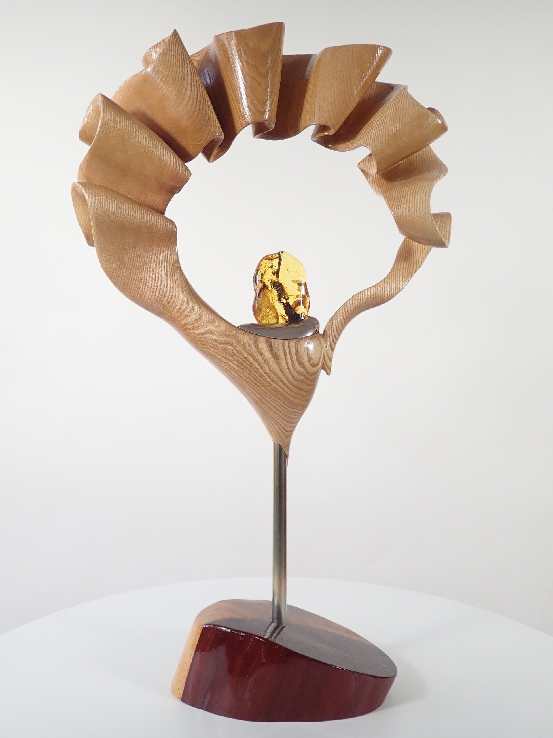 Holzskulptur Raum und Zeit 2 von Holzbildhauer Ralph Hübschmann