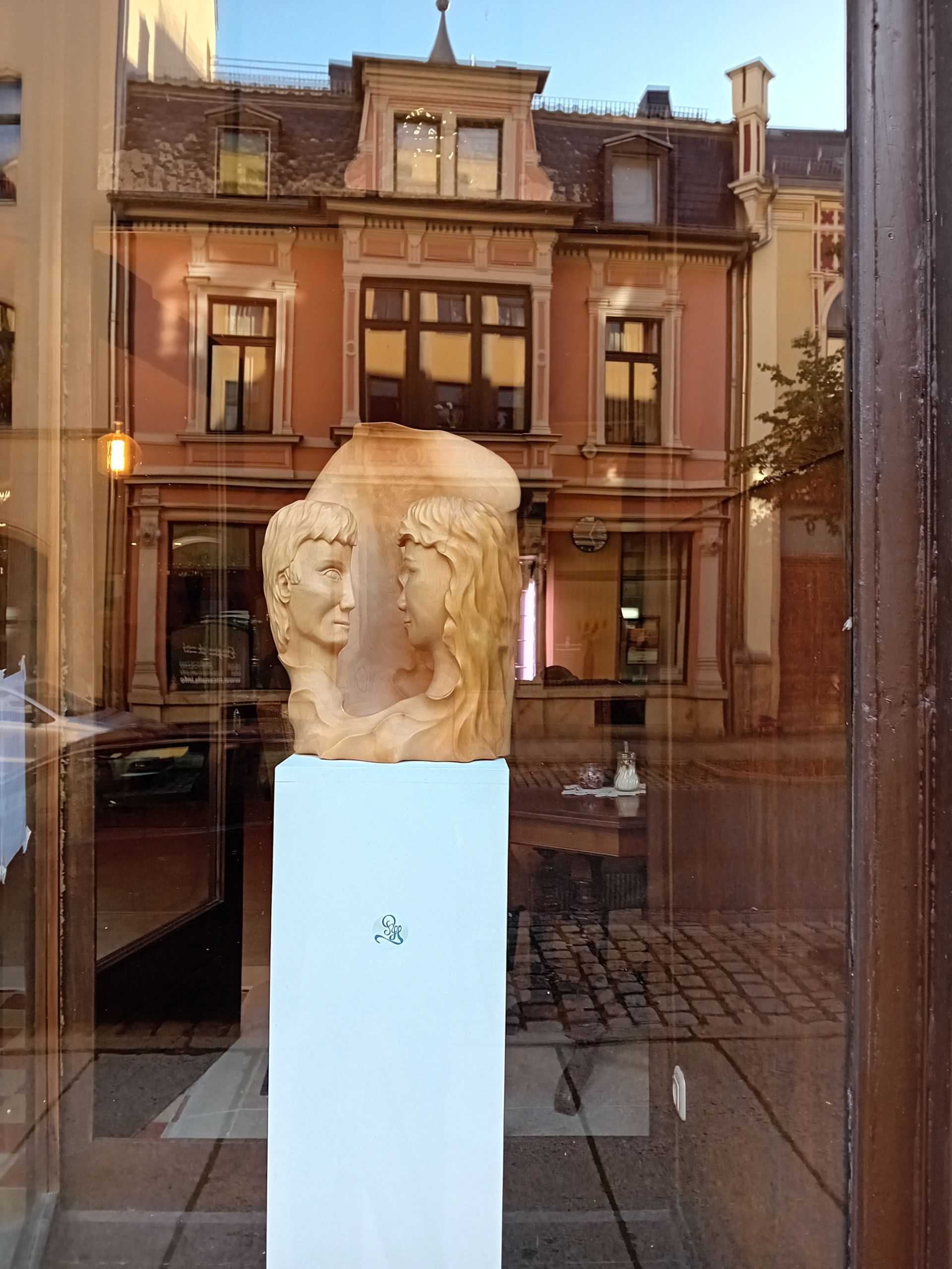 Holzbildhauer Ralph Hübschmann Skulptur Wahre Liebe