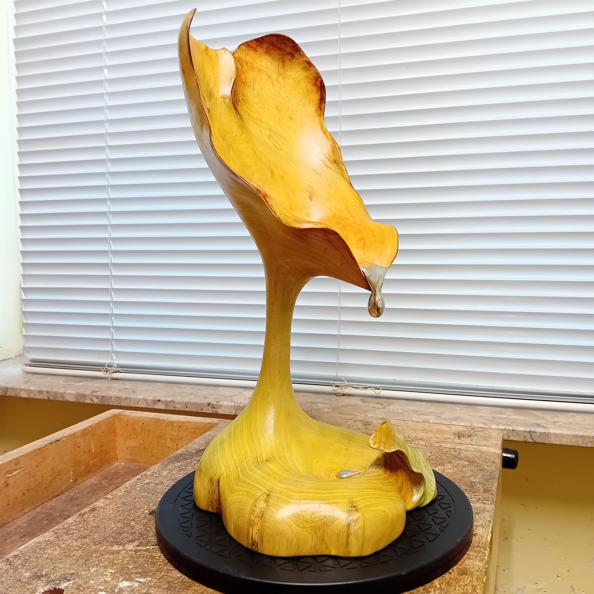 Holzskulptur Morgentau Ralph Hübschmann Holzbildhauer