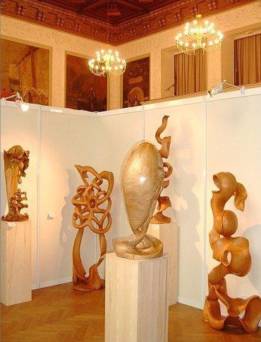 Holzbildhauer Ralph Hübschmann, Ausstellun gsteilnahme auf der 2. Kunstmesse - Merseburg Ständehaus
Merseburg / Germany 2007