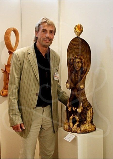 Ausstellungsteilnahme des Holzbildhauers Ralph Hübschmann an der 2. Kunstmesse Merseburg 2007