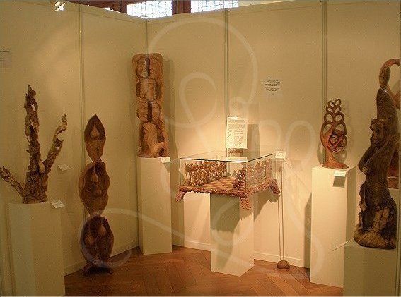 Holzbildhauer Ralph Hübschmann, Ausstellun gsteilnahme auf der 2. Kunstmesse - Merseburg Ständehaus
Merseburg / Germany 2007