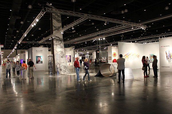 Holzbildhauer Ralph Hübschmann Ausstellungsteilnahme auf der art palm beach, Palm Beach / Florida 2015