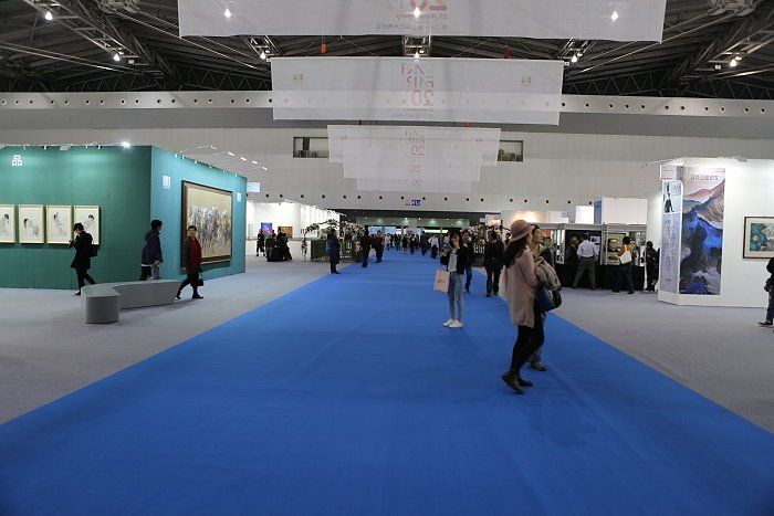 Ausstellungsteilnahme von Künstler Ralph Hübschmann auf der 21. Kunstmesse Shanghai / China 2017