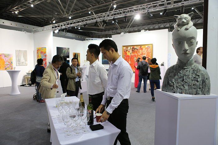 Ausstellungsteilnahme von Künstler Ralph Hübschmann auf der 21. Kunstmesse Shanghai / China 2017