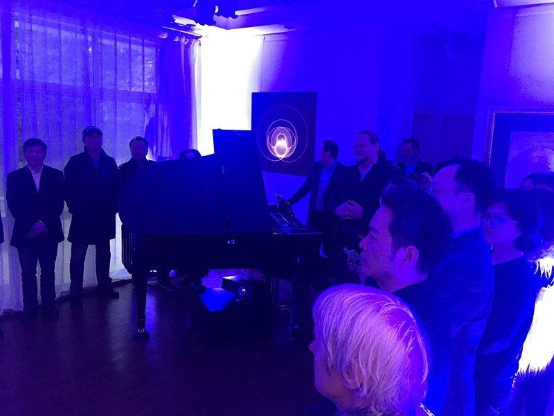 Ausstellungsteilnahme von Künstler Ralph Hübschmann an der Galerieeröffnung - Pashmin Art Galerie
Shanghai / China 2018