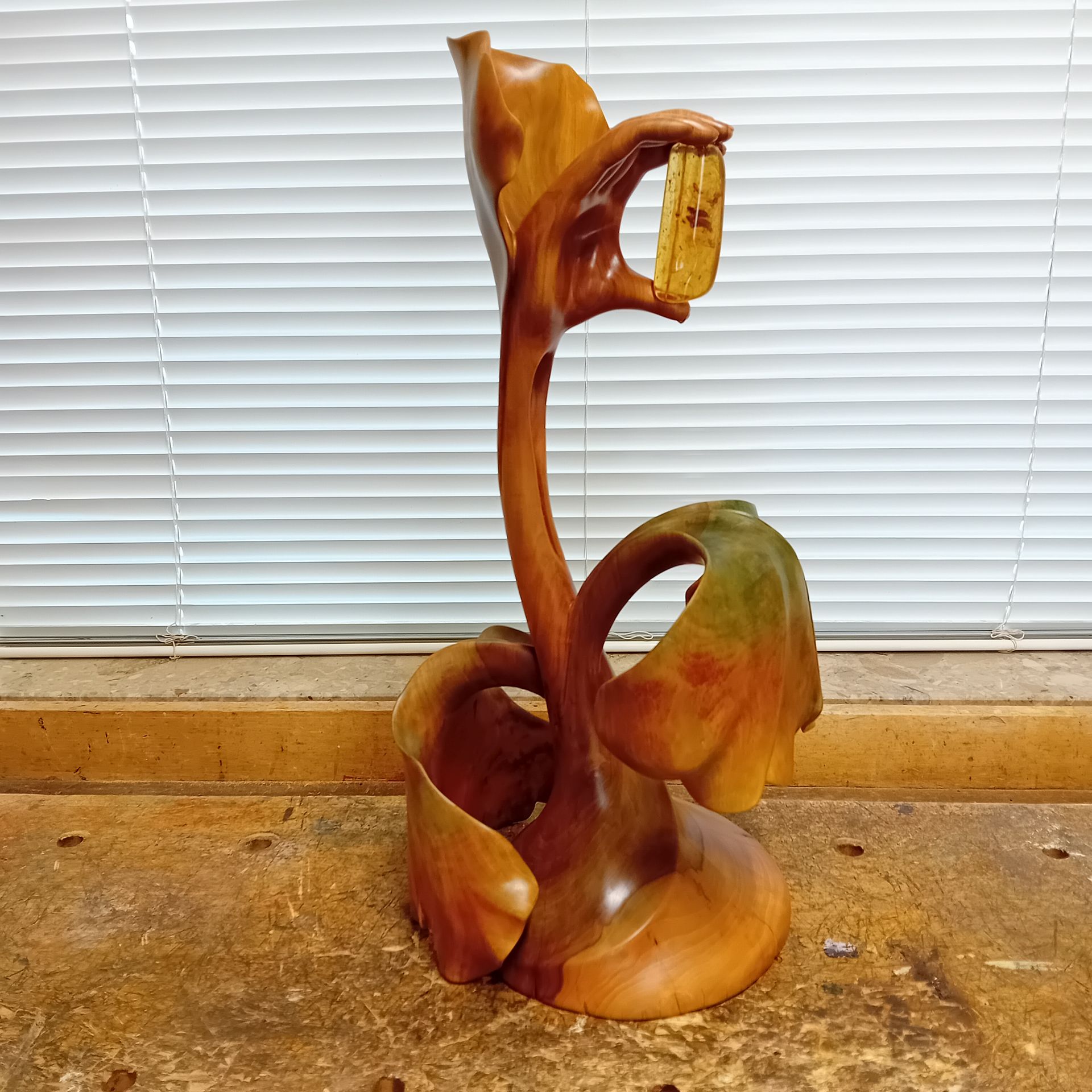 Holzskulptur Verantwortung 3 Holzbildhauer Ralph Hübschmann