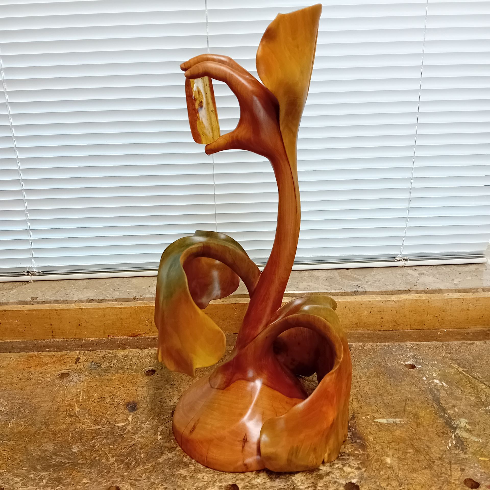 Holzskulptur Verantwortung 3 Holzbildhauer Ralph Hübschmann